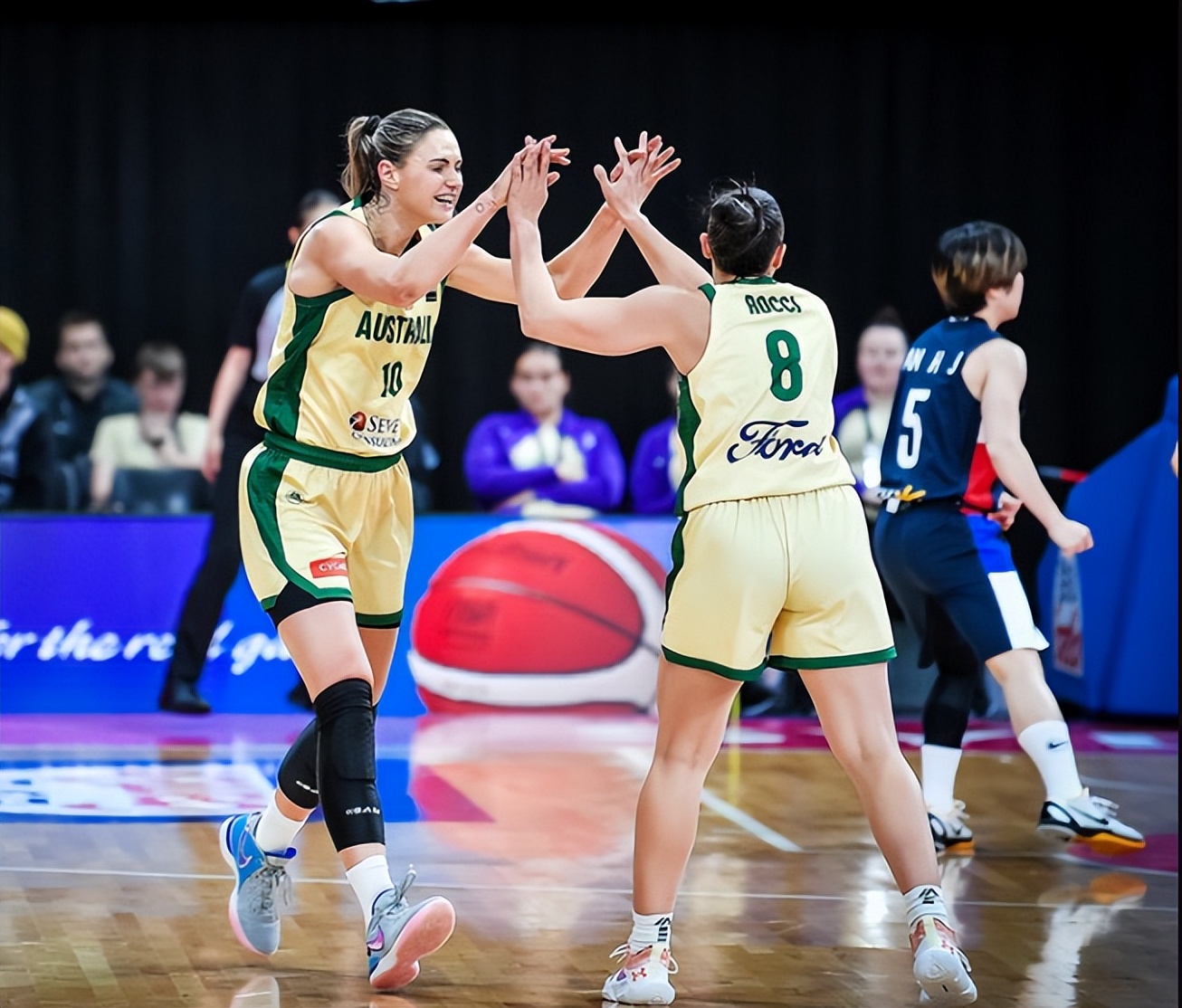 91-64！澳大利亚吊打韩国，中国女篮半决赛遇劲敌，恐无缘决赛