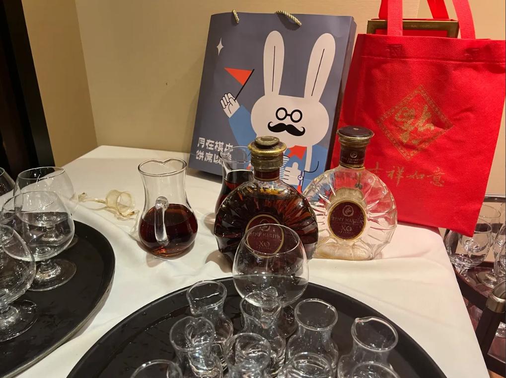 xo洋酒主要是什么酿造的,真正的xo洋酒什么样