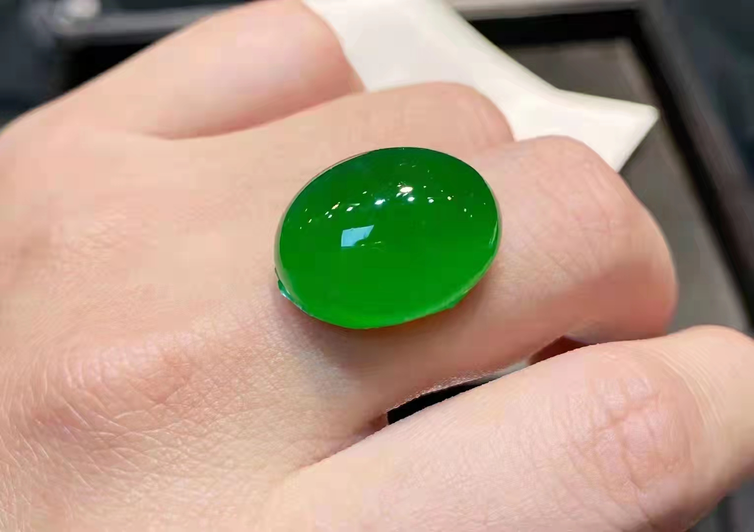 翡翠怎么一镶嵌价格秒增10倍,翡翠镶嵌如何估价得高一些