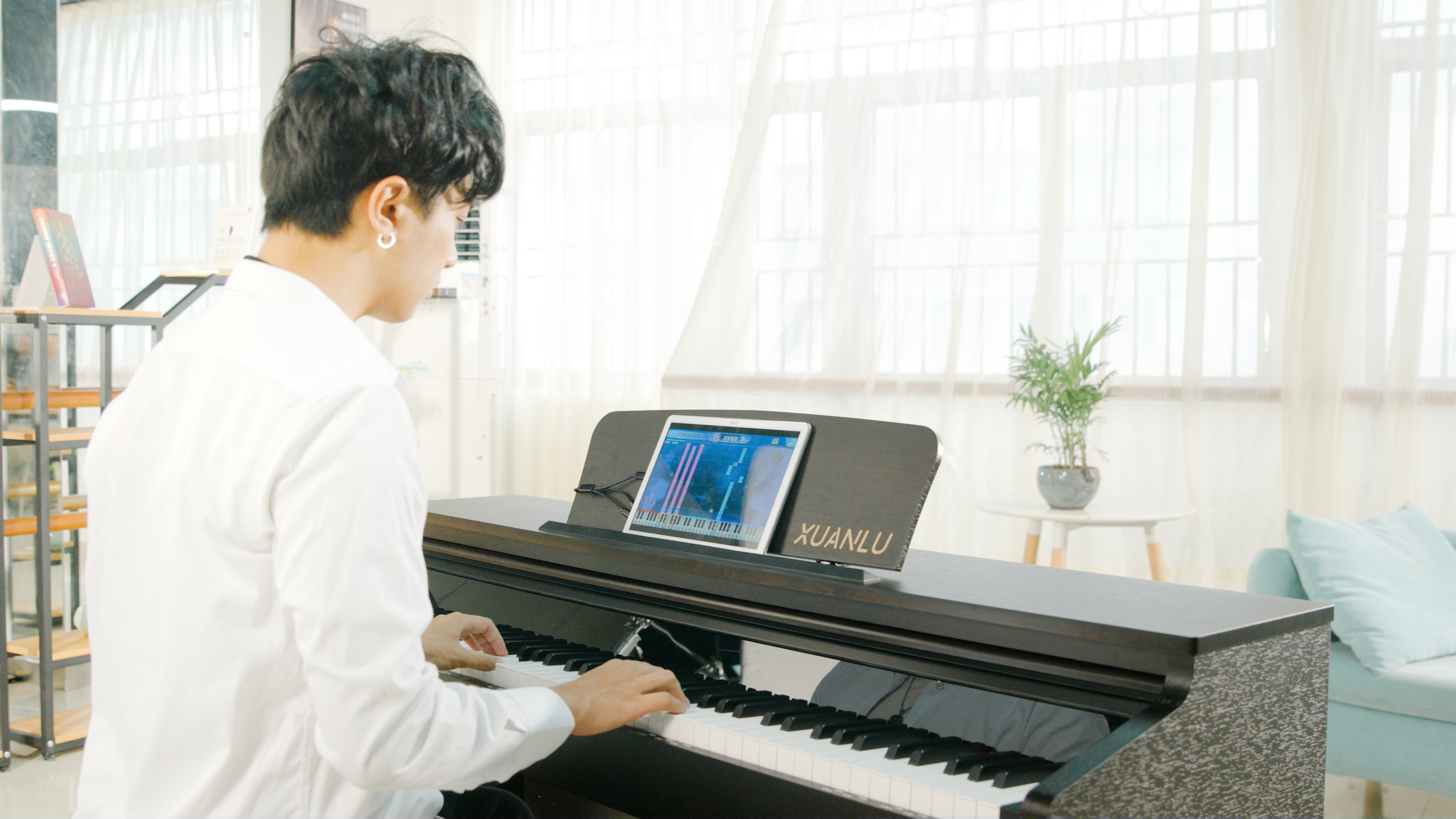 电钢琴不适合孩子练琴,学琴入门专用电钢琴好吗