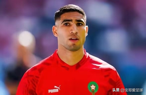 国际足联2022最佳阵容引争议，网友：这阵容前面进4个，后面漏8个