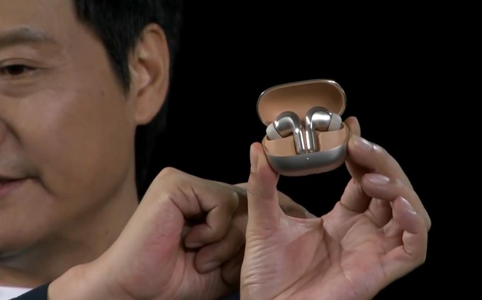 雷军刘强东小米mix2,雷军小米发布会mix