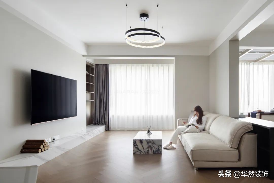 客厅一点也不高级,简单大气上档次的客厅电视背景墙