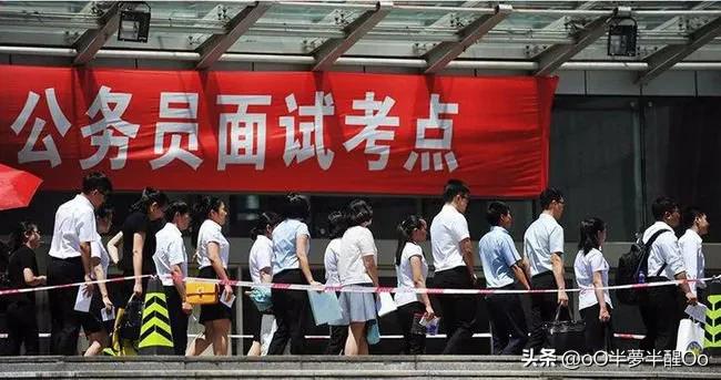 到底学文好还是学理好,未来几年学文还是学理好