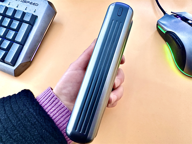 快速闪充充电宝羽博,yoobao羽博充电宝20000毫安