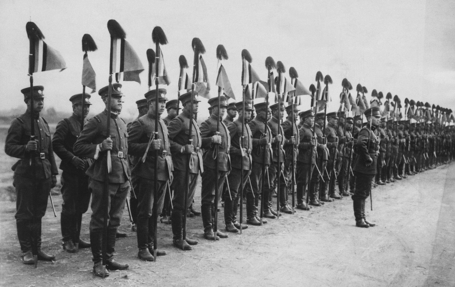 在“满洲国”登基,溥仪只能称“执政”且不能穿龙袍