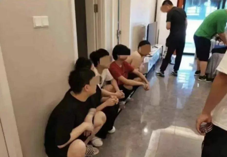 淫秽直播表演罪名,网络直播淫秽表演涉嫌何罪名