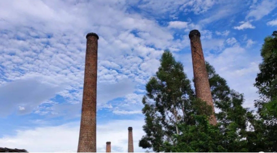 现在的酒厂咋不冒烟也没有酒糟味,农村退休酿酒师透露别喝这3种酒