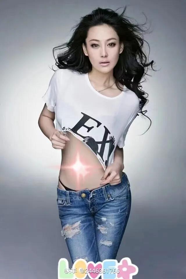 张馨予😍性感写真
