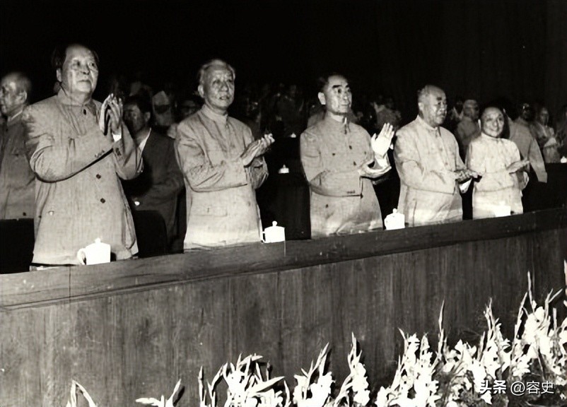 1974年联合国大会，苏联外长嘲笑*小平邓**身高，邓公6个字机智回应