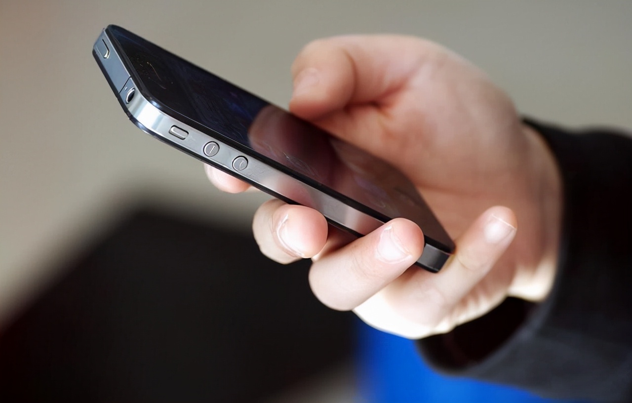 买二手手机在实体店还是网上买好,网上手机和实体店手机质量一样吗