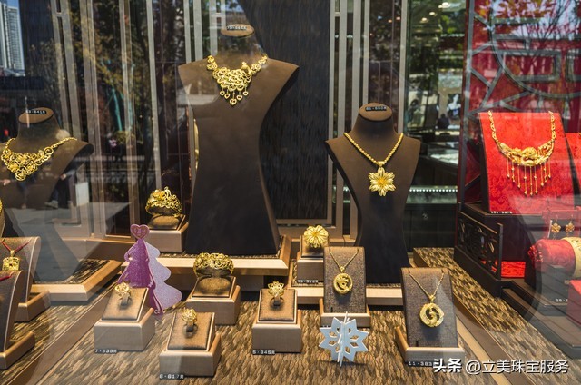 买黄金首饰款式看好品牌,买黄金首饰需不需要看好日子