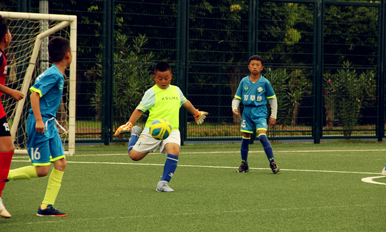 新兴小学校长杯足球赛,小学校长杯足球活动报道