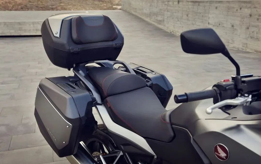 本田nt1100旅行摩托车试驾,本田nt1100摩旅版官方价格