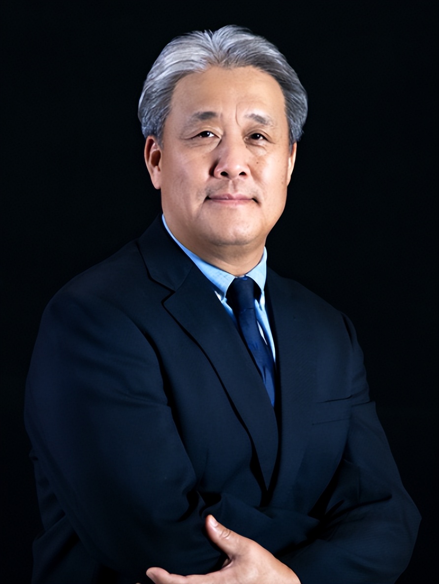 仉建国脊柱侧弯矫正,仉建国教授