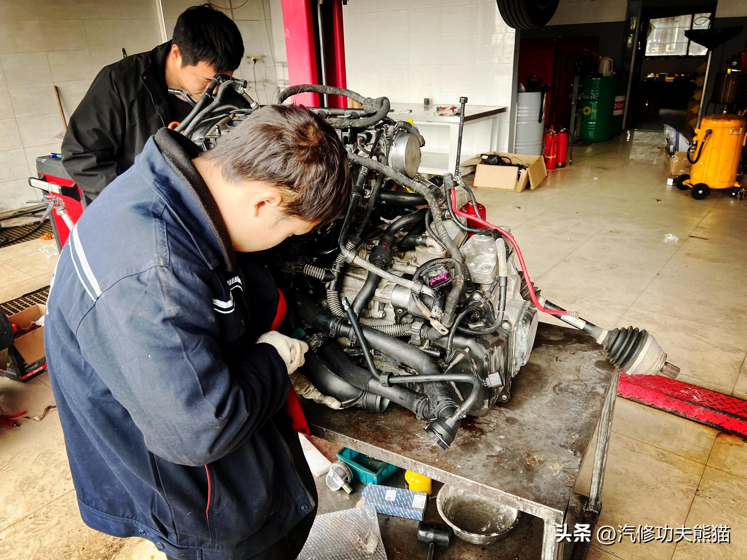 父亲老车翻新修复,父亲去世留下了的车去翻新