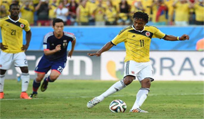 进球后所有球员都跑出场外庆祝,为什么进球的时候不能全队庆祝