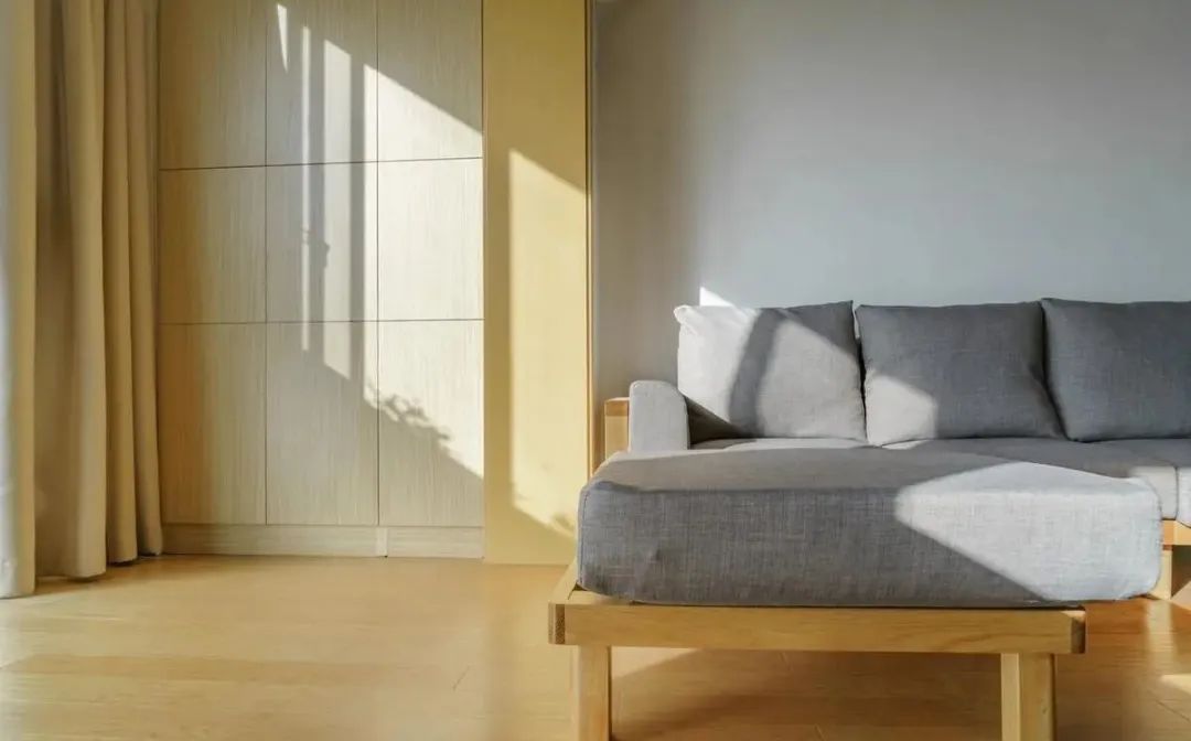 为什么换了木地板以后声音变大了,木地板可以换回瓷砖吗