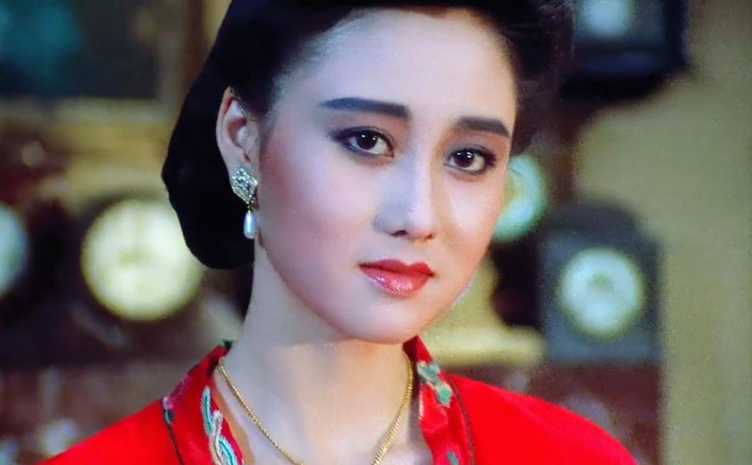 梁安琪何超欣逛街,梁安琪何超欣豪宅