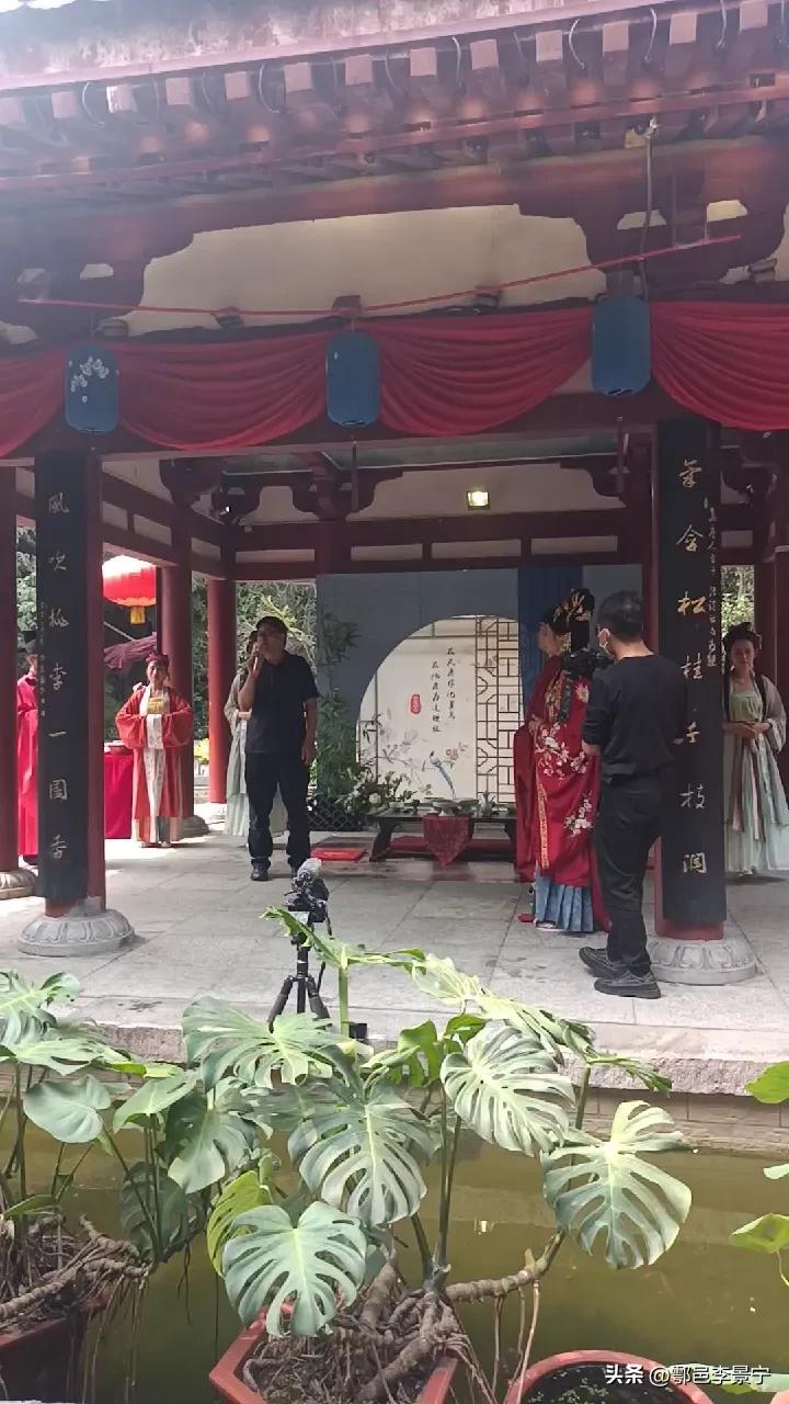 祝福诗人千哲刘强新婚楹联文/李景宁