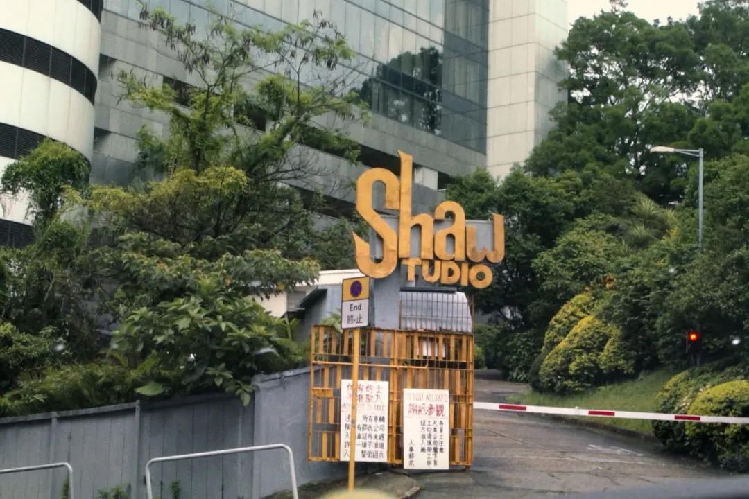 87岁开山鼻祖去世！那个拿命搏的港片时代，捧出的都是巨星