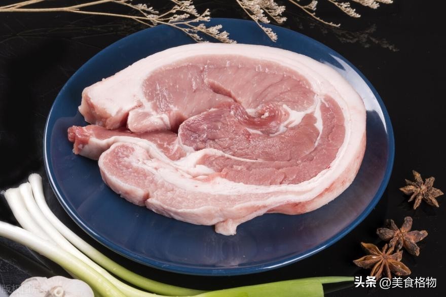 买猪肉怎么挑选老和嫩 (购买猪肉时如何挑选)