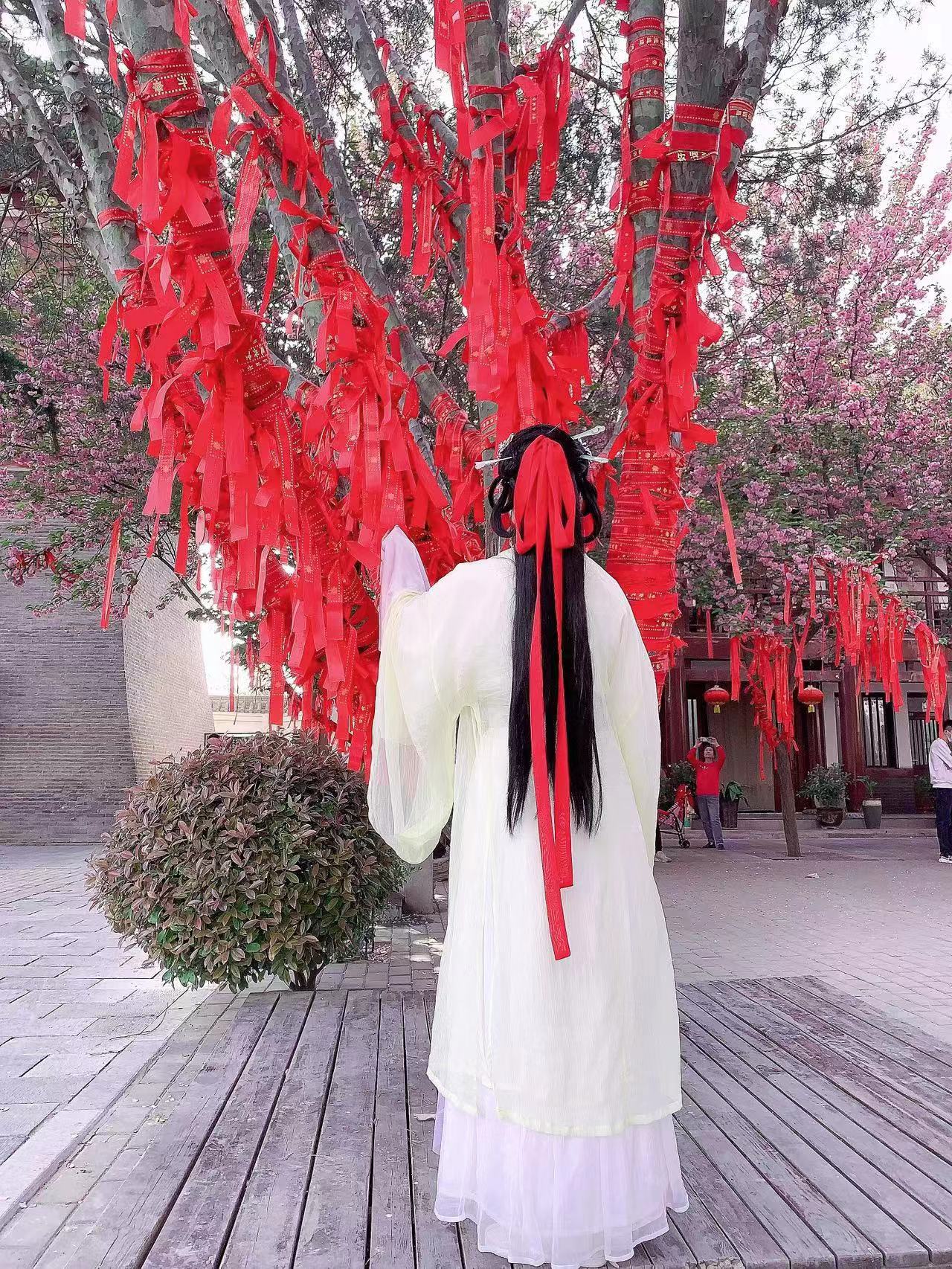 昭通一家开在二楼的服装店,昭通西街最坑的服装店