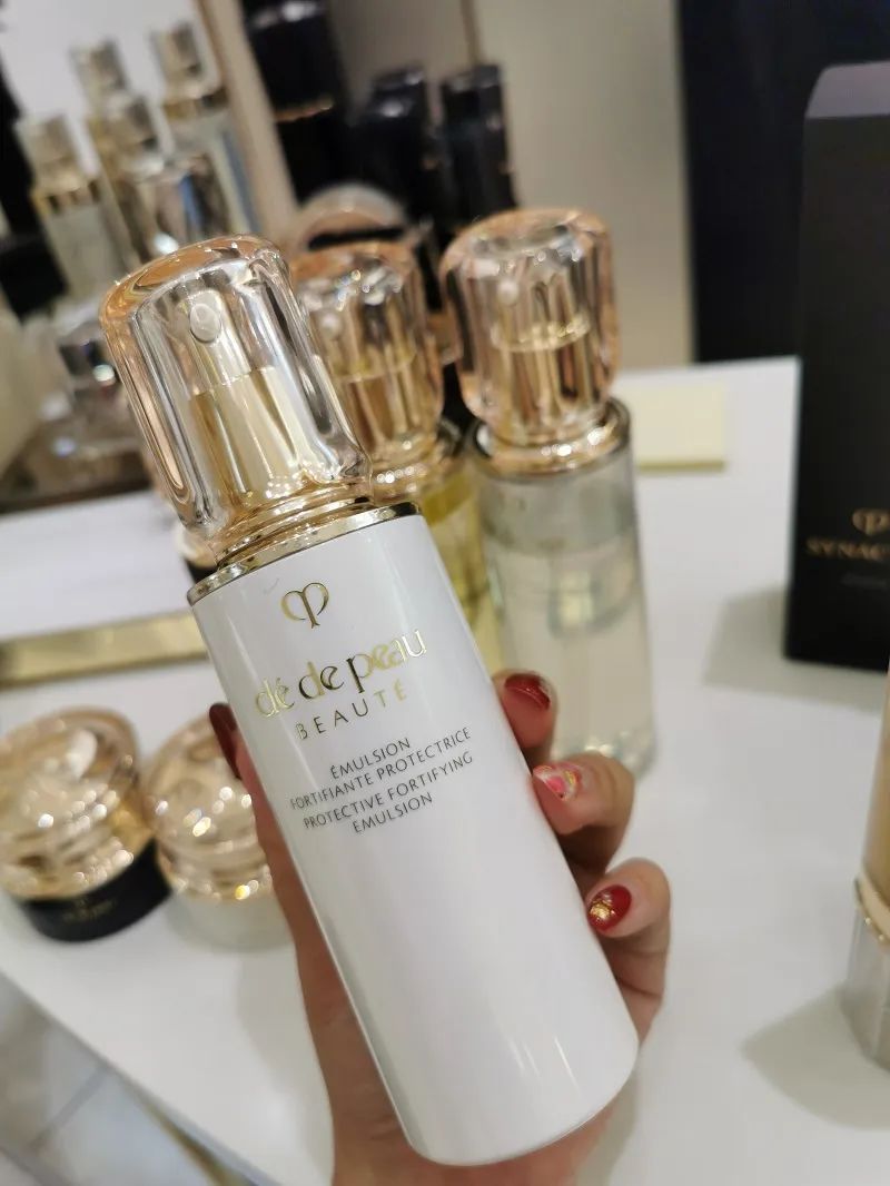 皮肤特别干燥用哪款乳液比较合适,修复敏感肌肤的乳液排名