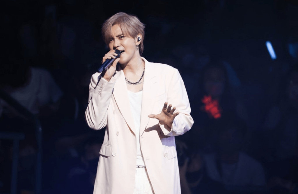 罗志祥演唱会哭到失控的样子,罗志祥唱放个大招给你看