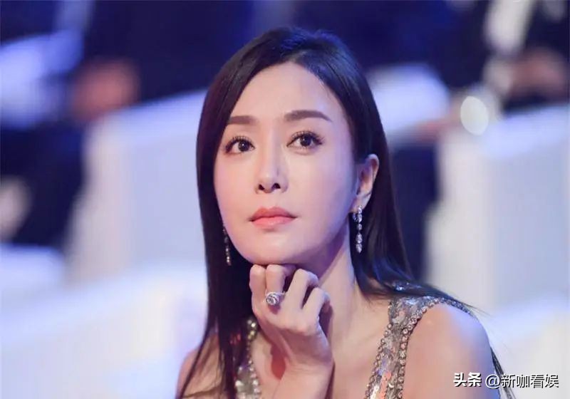 43岁秦岚,这一次,才是真的“人间清醒”!