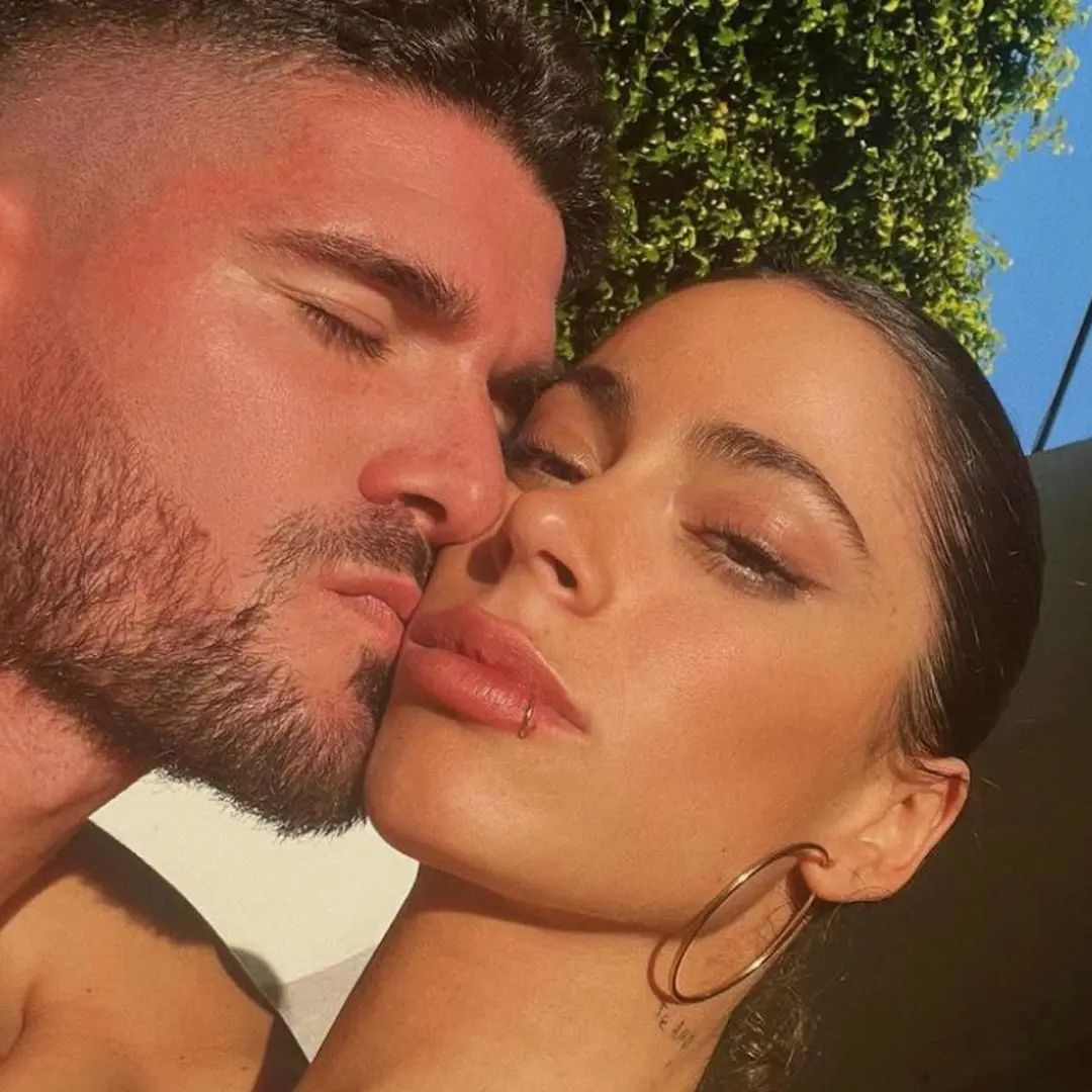 明目张胆抄袭的女歌手,arianagrande被曝抄袭剽窃