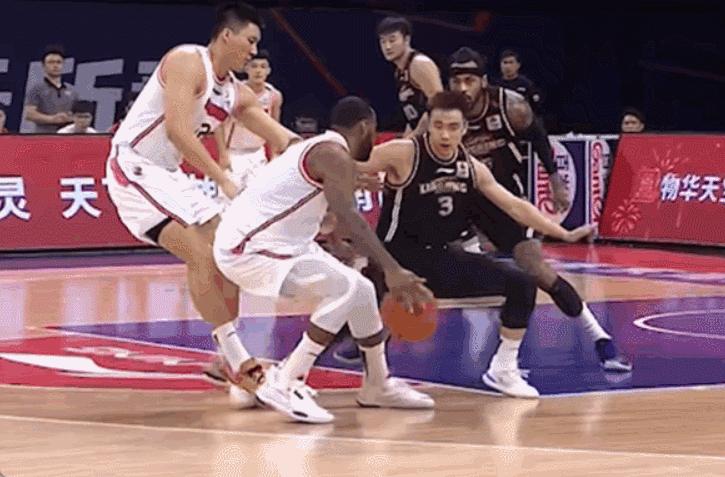 辽篮不公平判罚,辽篮对广东不可思议判罚