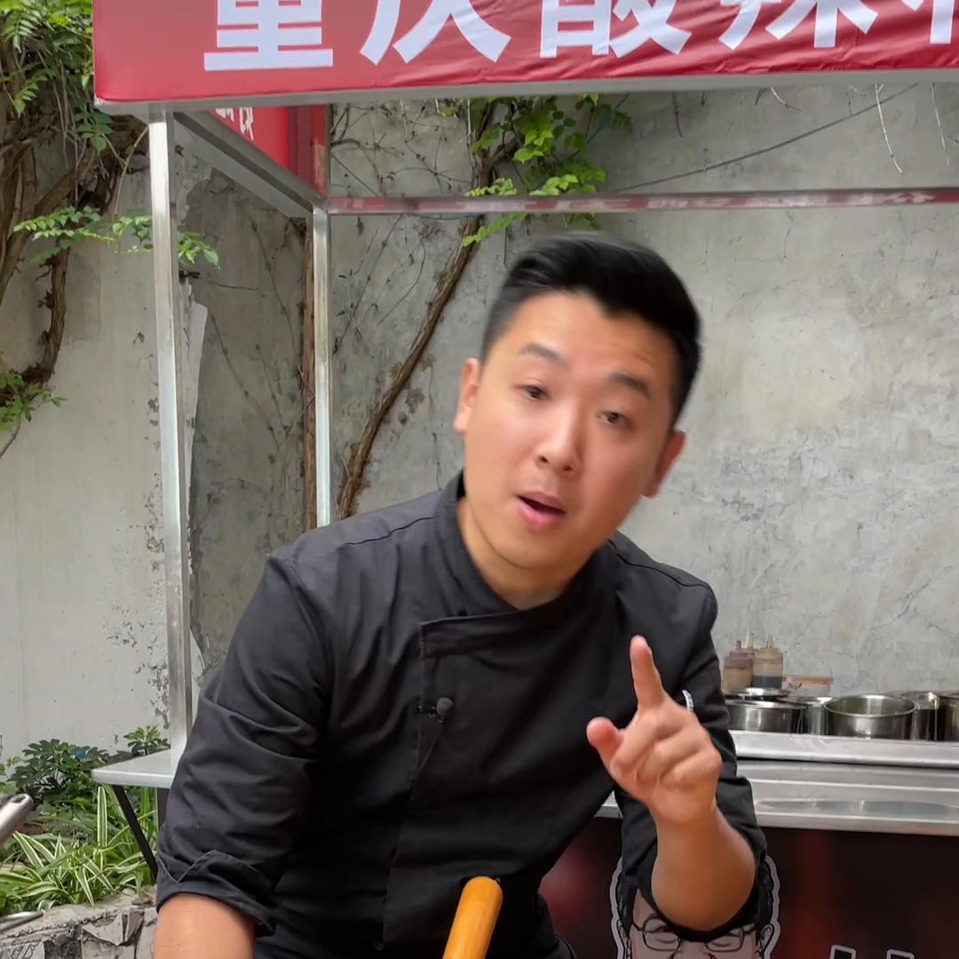 酸辣粉一桶七包料,重庆酸辣粉摆摊的做法和配料