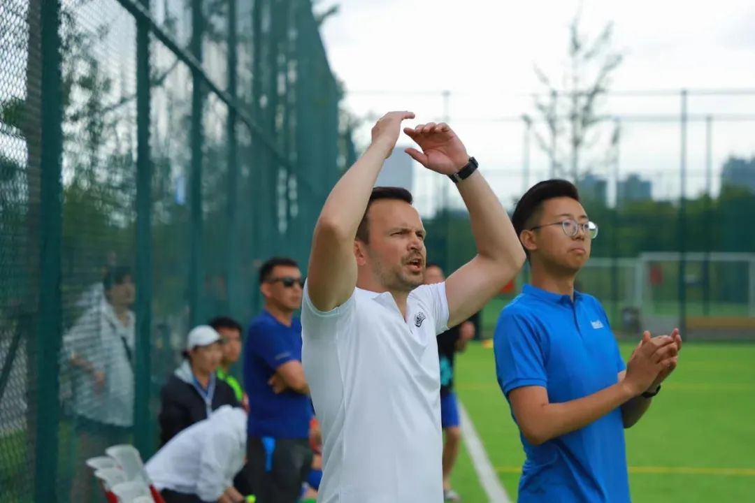 打造职业化教育体系,青少年足球青训基本功