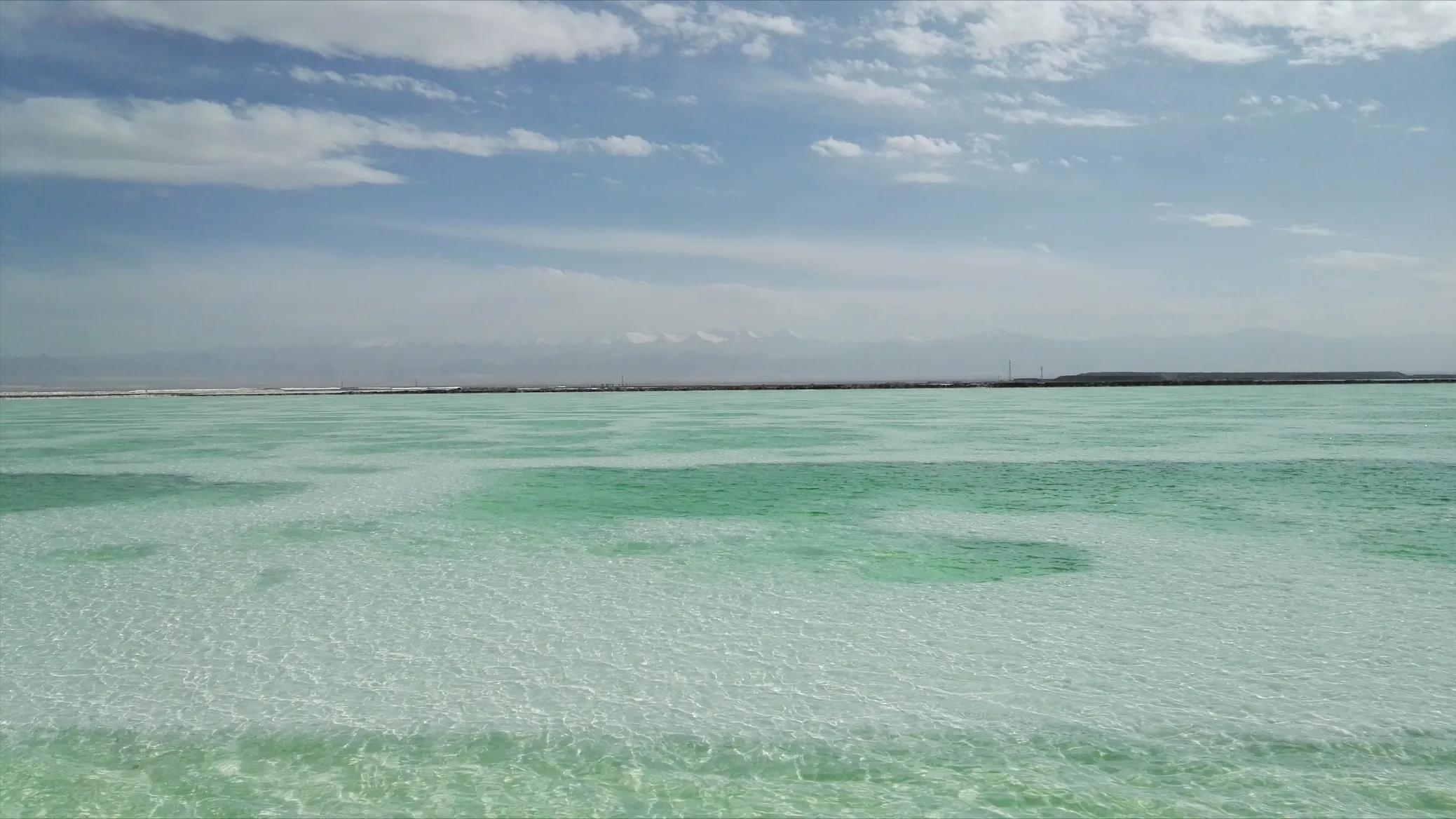 青藏高原青海西部翡翠湖一日游,自驾青海茫崖翡翠湖入新疆路线