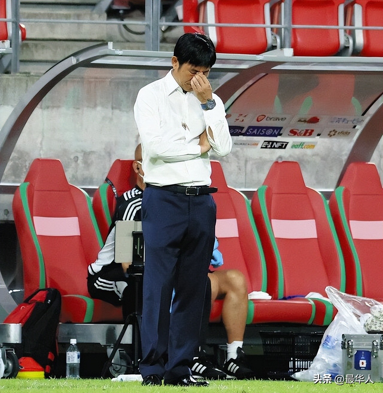 德国vs日本森保一,日本主帅森保一观看德国西班牙