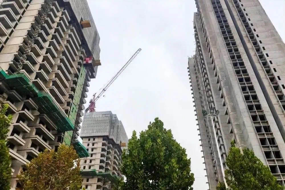 房产中介买的期房烂尾怎么办,武汉买房买了烂尾楼怎么办