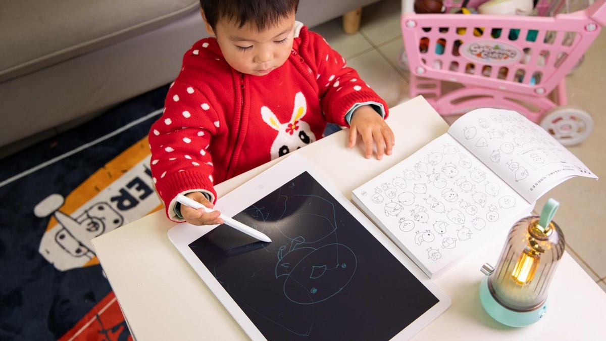 小黑板幼儿童家用绘画画板套装,儿童便携式小黑板绘画