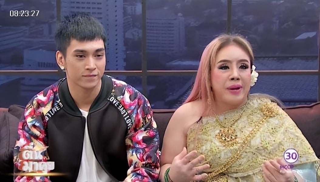 泰国明星直播被中国粉丝调侃,泰国偶像被粉丝围堵