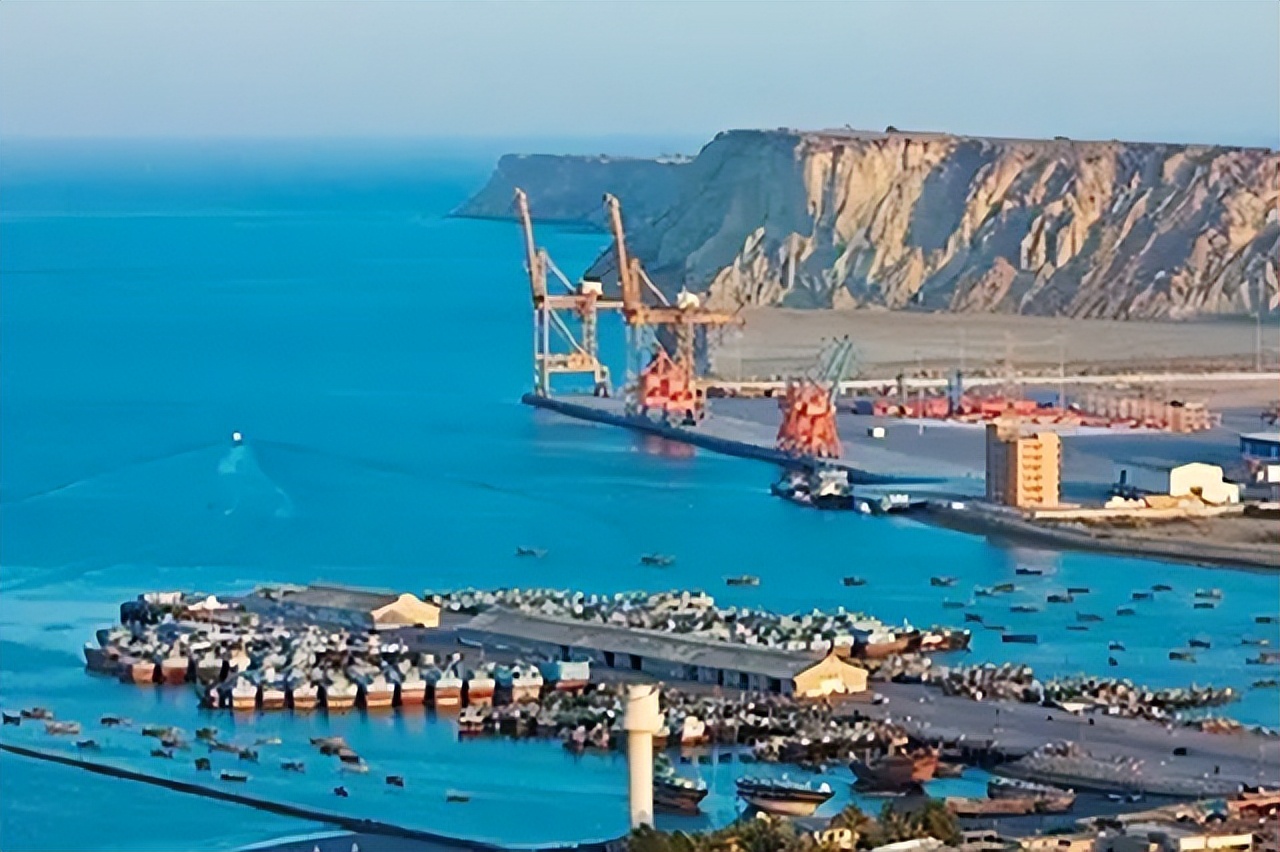 七年前态度恶劣,七年后支持认可,为何新加坡对中国一反常态?