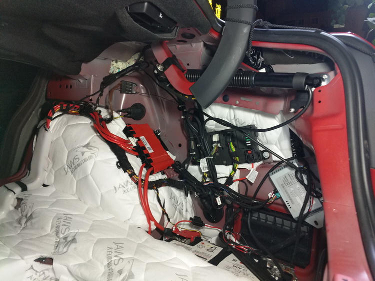 消除噪声厦门靓车港宝马320汽车隔音改装大白鲨