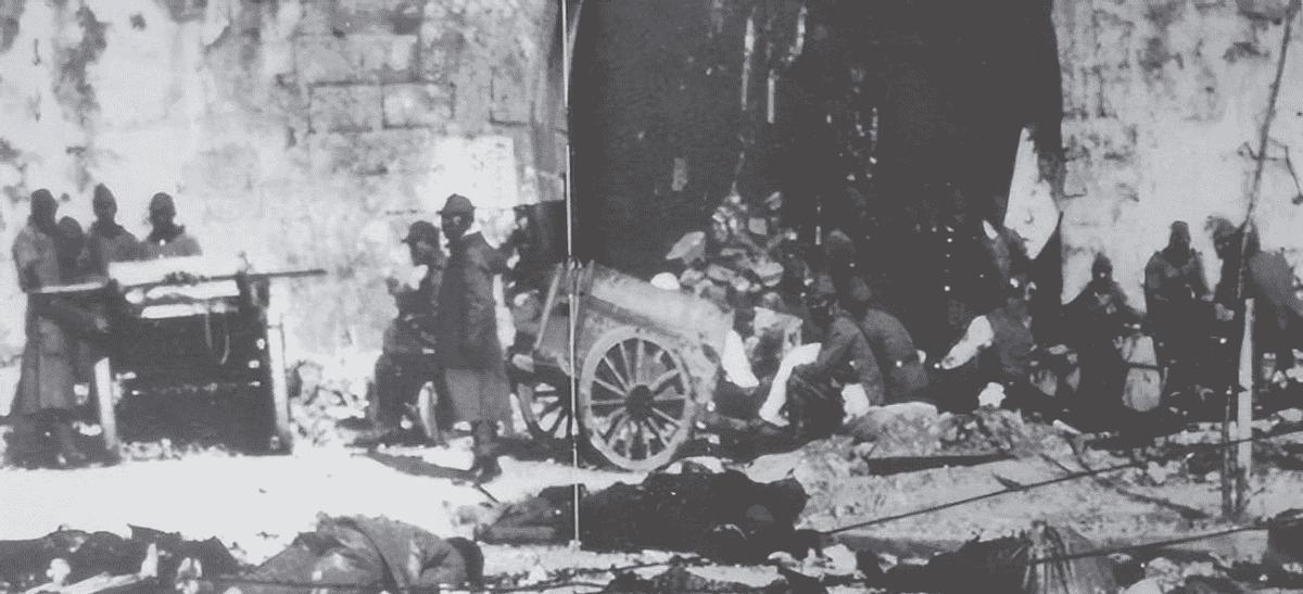 日军当着国军的面杀俘虏,日军侵华兽行