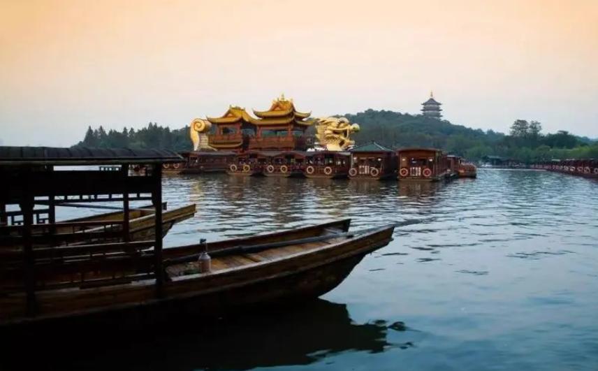 谢天谢地讽刺对联,名人说谢天谢地谢广坤