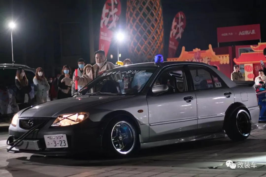 马自达323玩漂移,马自达323狂飙