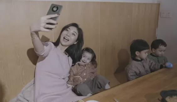 吵翻了!杭州33岁美女模特买精生混血三胞胎,养娃月花10万…...