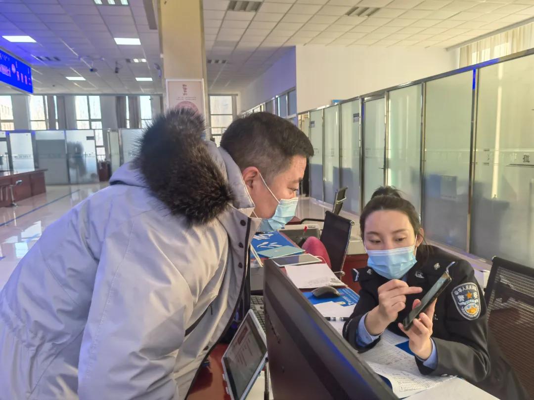 记者暗访我市多家窗口单位 (记者暗访多单位节后上班)