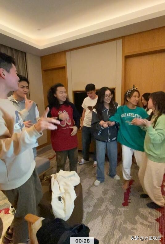 李玟因为被了解是幸福的,李玟笑容背后藏着无奈与心酸