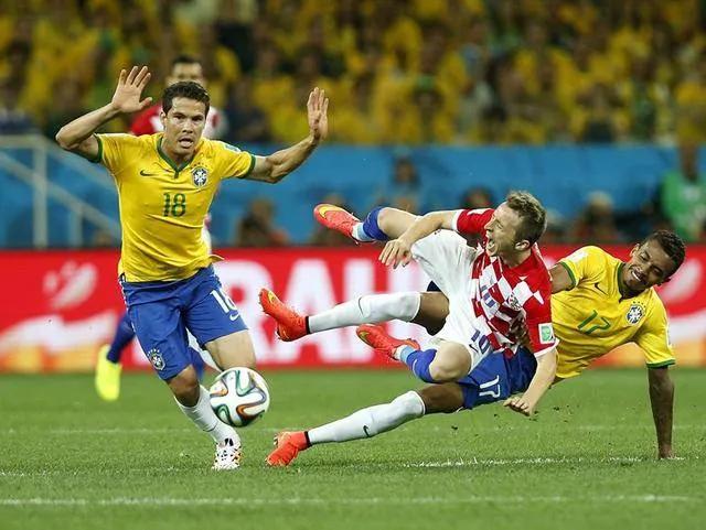 足球欧洲杯说球,世界杯足球几号球