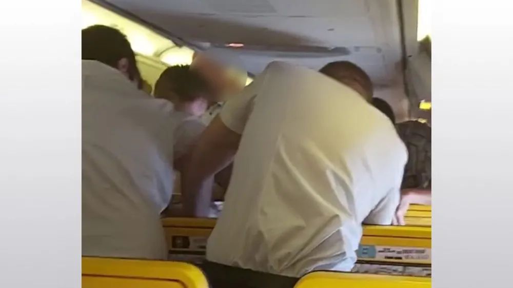 飞机强气流事件,飞机毁灭性