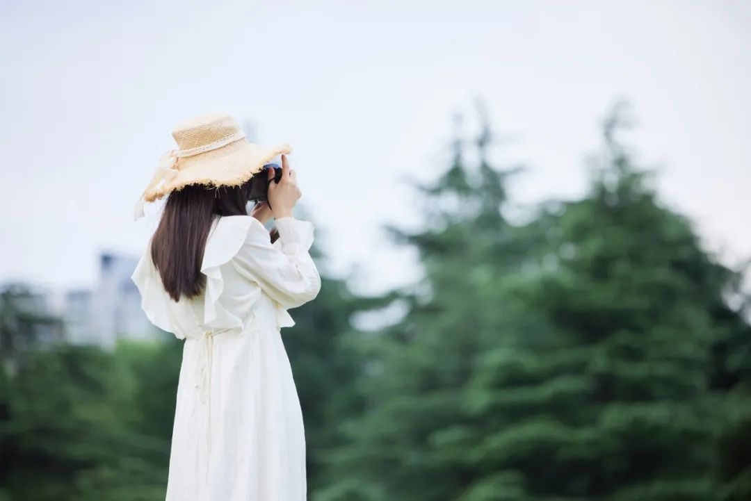 八首最温馨诗词,超级治愈的10首诗词累了就读一读